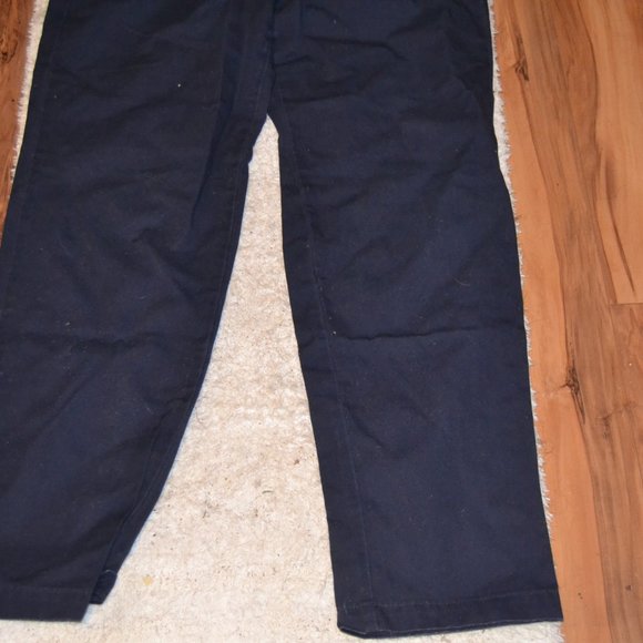 Docker's Size 10M - Picture 2 of 4